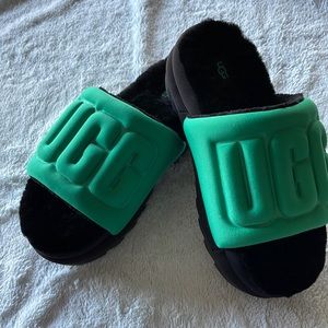 UGG Women’s Max Graphic Slide, Size 9.
